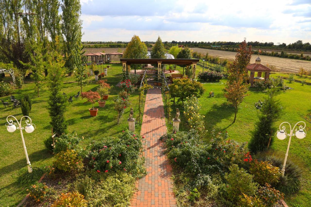 Millefiori La Corte Delle Rose Rovigo Bagian luar foto